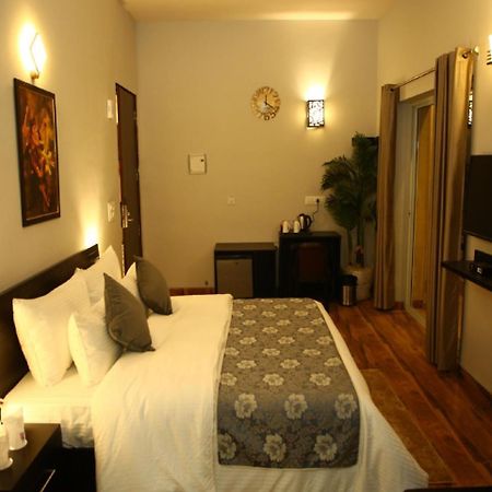 Anandam Clarks Inn Suites Vrindāvan Esterno foto