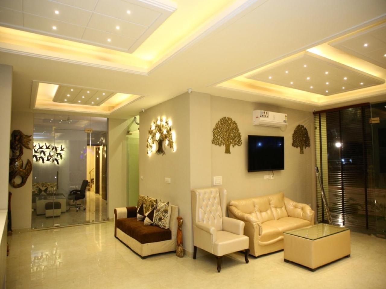 Anandam Clarks Inn Suites Vrindāvan Esterno foto