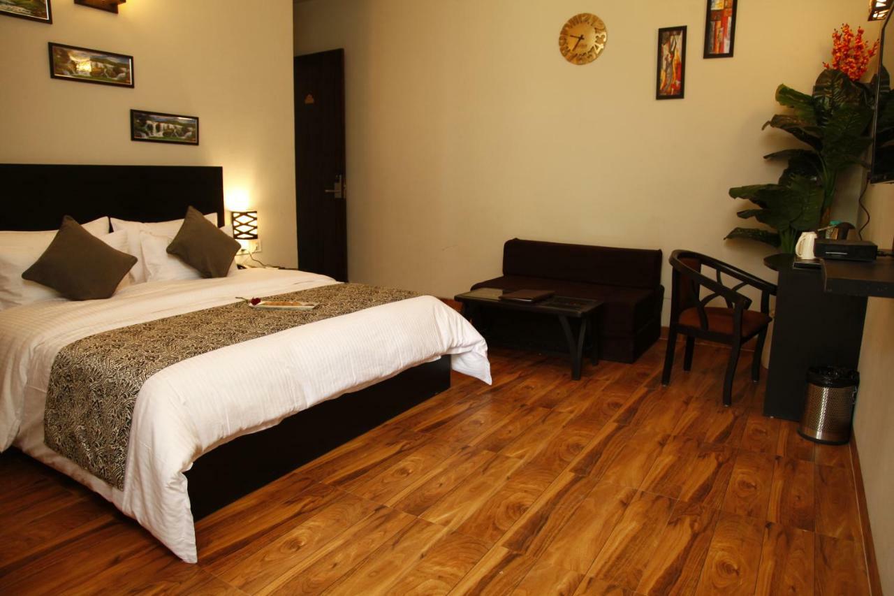Anandam Clarks Inn Suites Vrindāvan Esterno foto