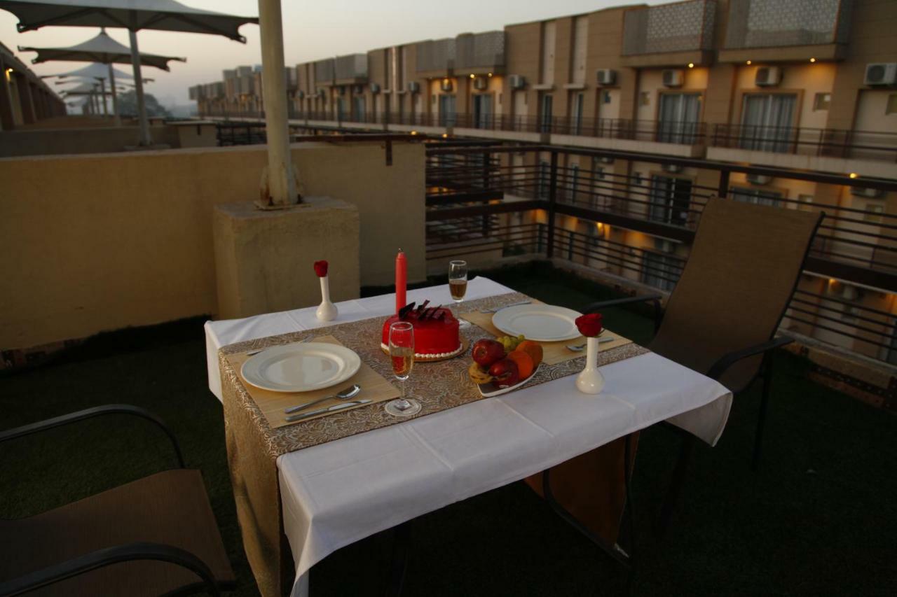 Anandam Clarks Inn Suites Vrindāvan Esterno foto