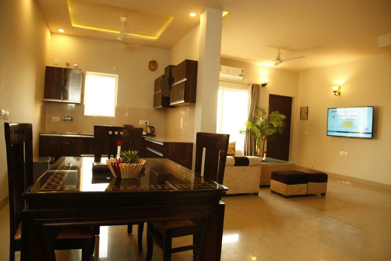 Anandam Clarks Inn Suites Vrindāvan Esterno foto