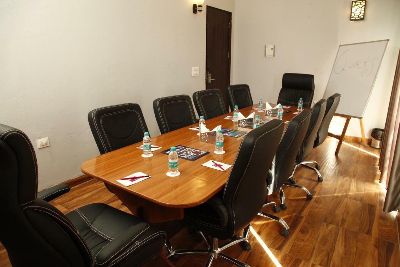Anandam Clarks Inn Suites Vrindāvan Esterno foto