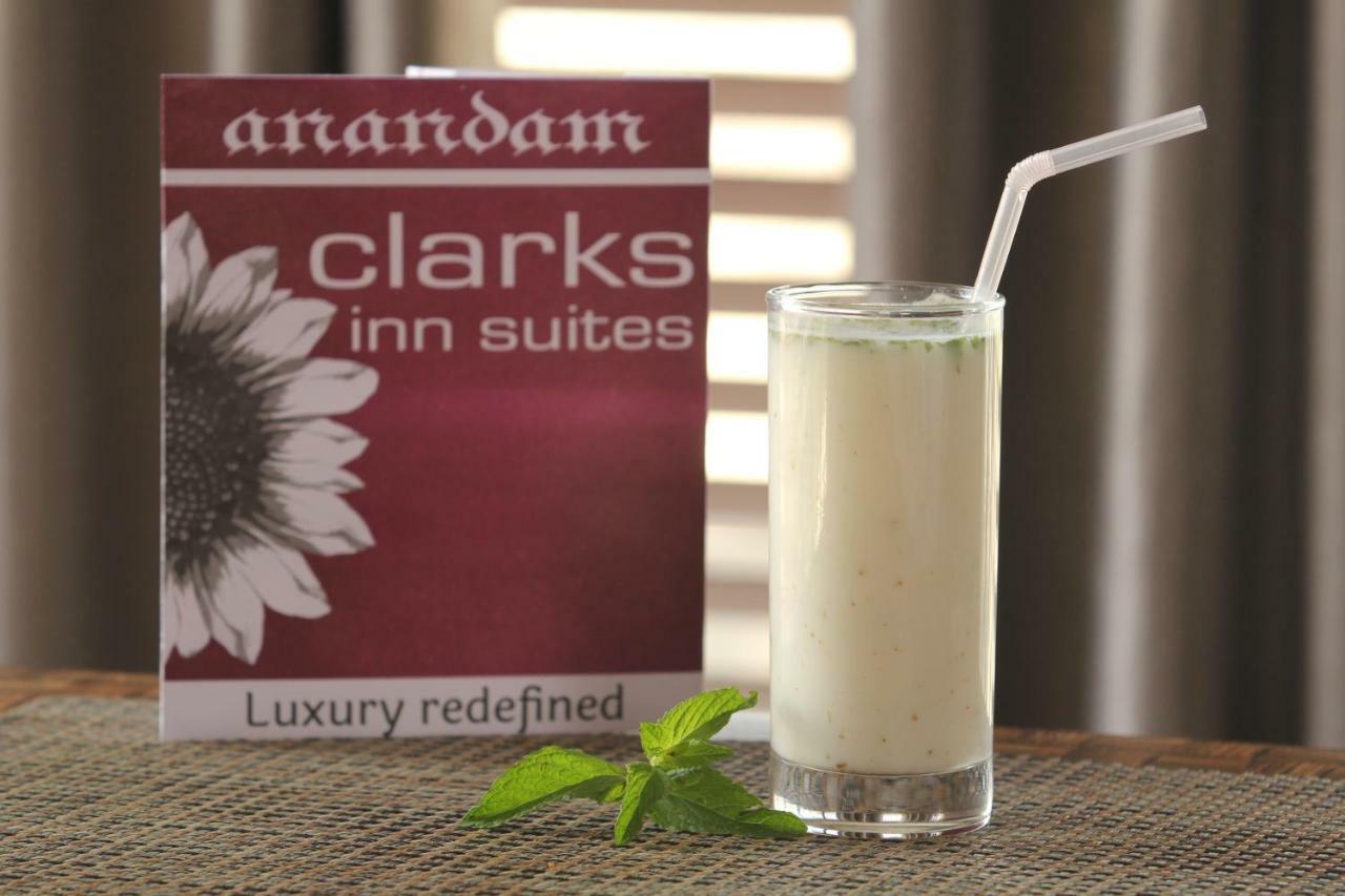 Anandam Clarks Inn Suites Vrindāvan Esterno foto