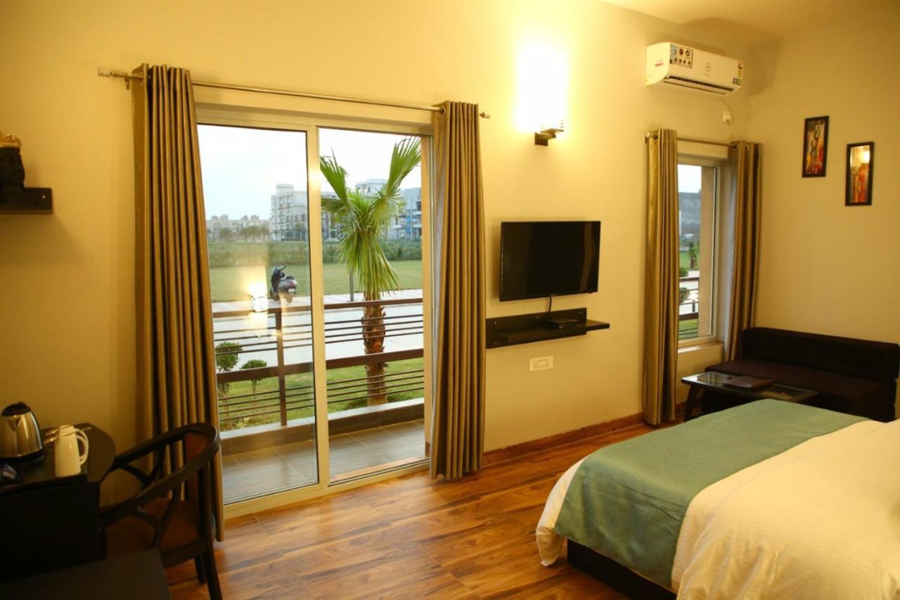 Anandam Clarks Inn Suites Vrindāvan Esterno foto